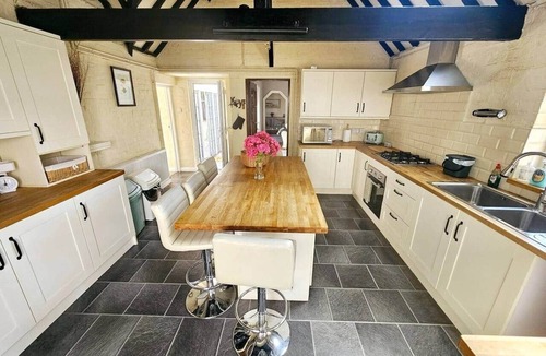 Guildford House | Queen Anne Cottage