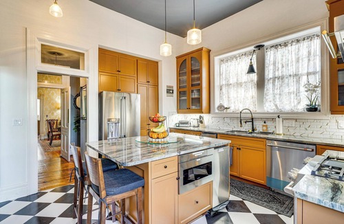 Danville House | ‘Queen Anne Manor' in Old West End w/Elevator