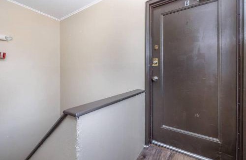 West Hartford Apartment | Queen Bed Apt in West Hartford