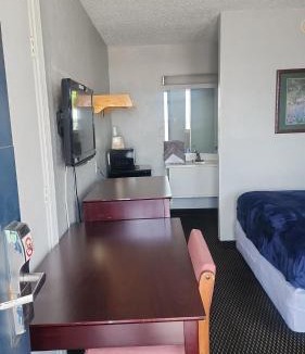 Amarillo Apartment | Queen Bed Hotel Room 125