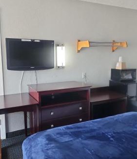 Amarillo Apartment | Queen Bed Hotel Room 125