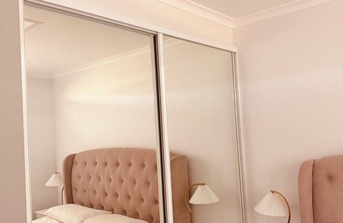 Moruya House | Queen bed room.