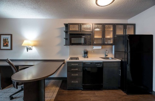 Fossil Creek Apartment | Queen Bed Suite | Pet Friendly | Free Parking