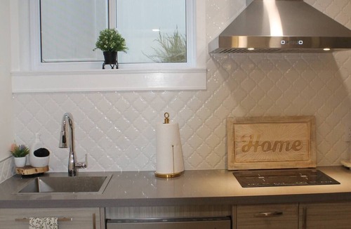 Barrie Apartment | Queen Bed Suite- Private Entrance