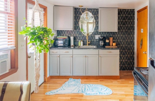 South End Apartment | Queen City Lakeside Apartment