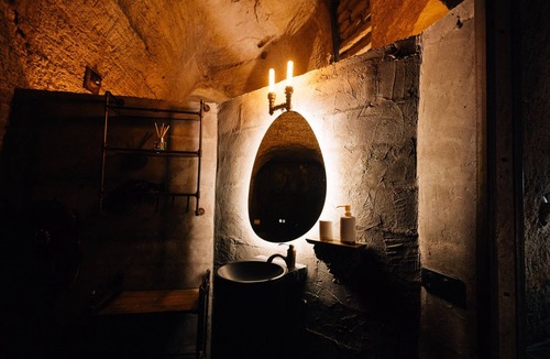 Doue-la-Fontaine House | Queen-Deluxe-Ensuite