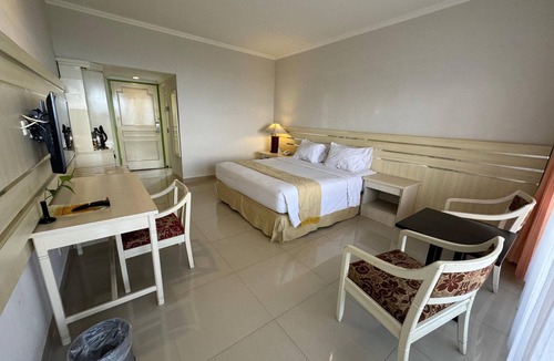 Baturaden Hostel | Queen Garden Hotel by Salak Hospitality