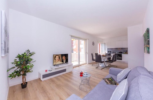 Lugano Apartment | Queen Home