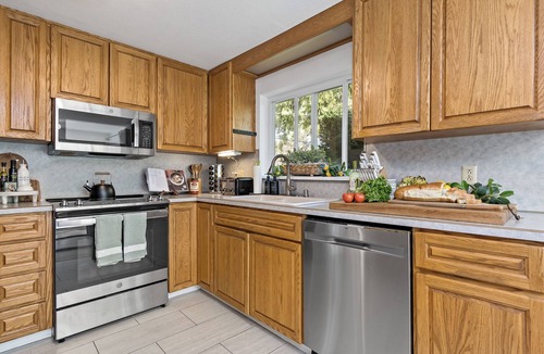 North Queen Anne Apartment | Queen of Seattle