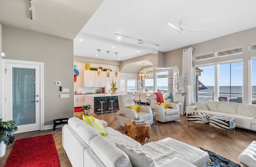 Sands Of Kahala Beach House | Queen of the Gulf - Spacious, Beach Front Views and Access.