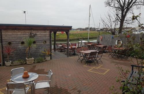 Queenborough Bed & Breakfast | Queen Phillippa