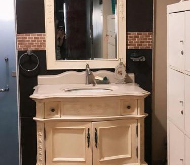 Ladang Sekolah House | Queen room with shared bathroom