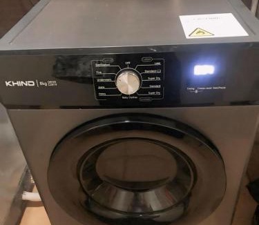 Ladang Sekolah House | Queen room with shared bathroom