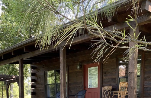Tulsa Cabin | Queen's cabin