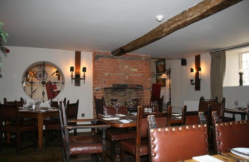 Nassington Hotel | Queen's Head Inn