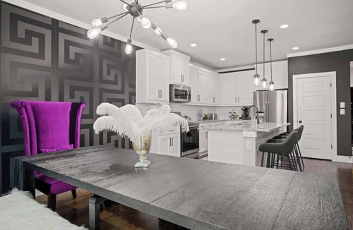 West Dallas House | Queen's Landing Luxe New Glam Home in Dallas!