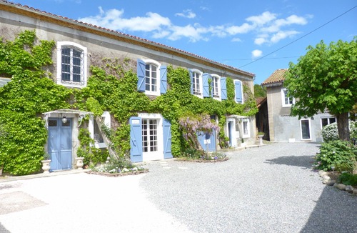 Villeneuve-de-Riviere House | Queen size bedroom