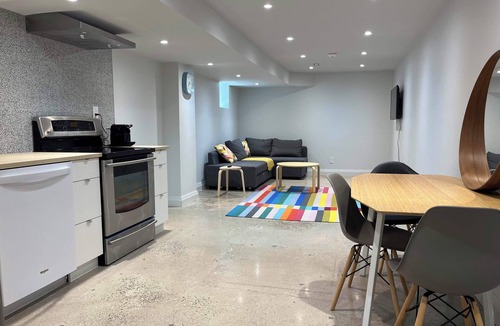 Beaconsfield Village Apartment | Queen Street West 1BdR Apt - Ossington - Trinity Bellwoods