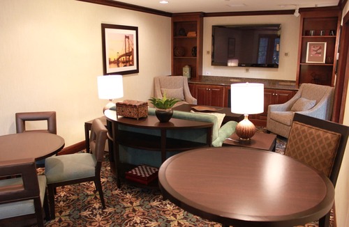 Carmel Apartment | Queen Studio | Free Breakfast, Pool Access