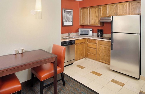 Rosemont Hotel | Queen Studio, Hyatt House Chicago, Complimentary Breakfast, Shopping Proximity