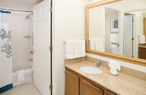 Rosemont Hotel | Queen Studio, Hyatt House Chicago, Complimentary Breakfast, Shopping Proximity