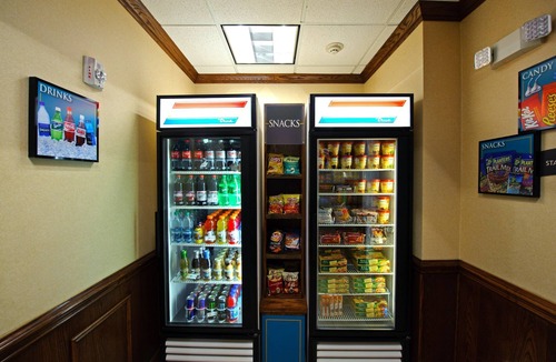 South Side Apartment | Queen Studio Just a Few Miles from Area Beaches | Free Breakfast!