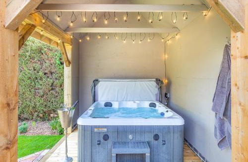 Wortham House | Queens Barn