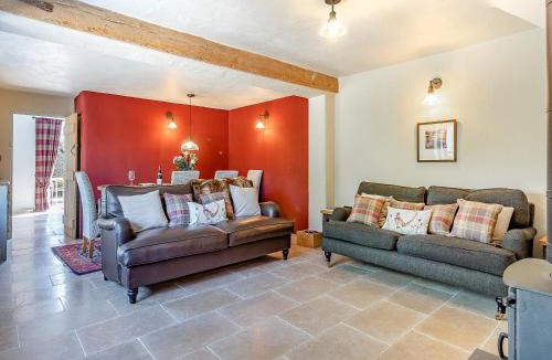 Wortham House | Queens Barn