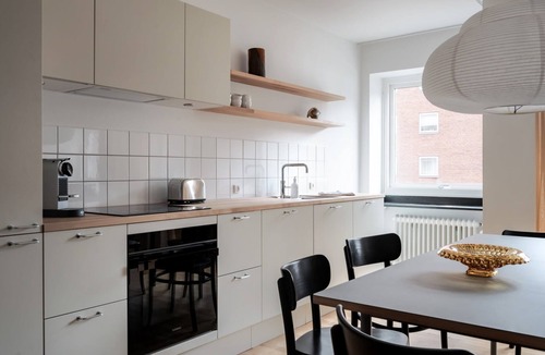 Indre By Apartment | Queens Courtyard 2BR XL