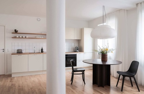 Indre By Apartment | Queens Courtyard 2BR apartment by Daniel & Jacob's