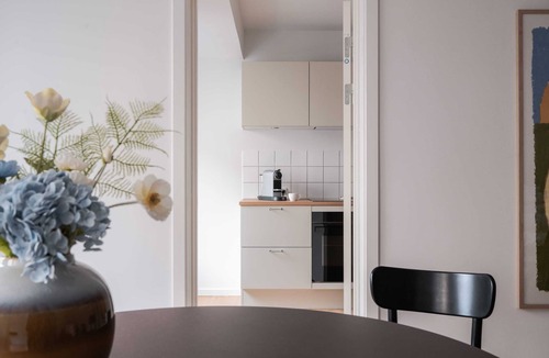 Indre By Apartment | Queens Courtyard 2BR apartment by Daniel & Jacob's