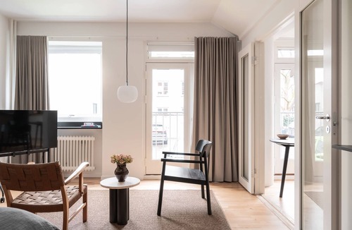 Indre By Apartment | Queens Courtyard Studio by Daniel & Jacob's