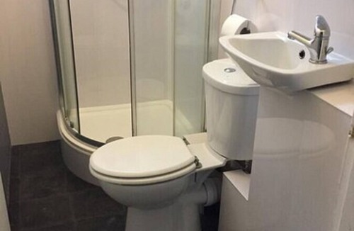 Cheetham Hill House | Queens Guesthouse Manchester