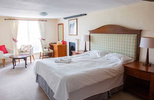 Harvington House | Queens Head Inn