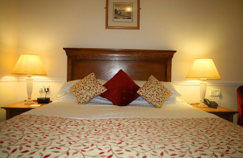Nassington Hotel | Queens Head Inn
