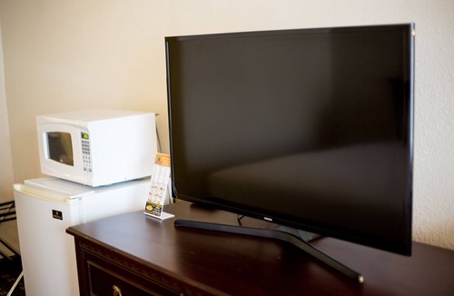 Anaheim Resort Hotel | Queens Inn Anaheim