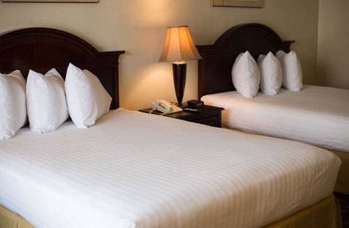 Anaheim Resort Hotel | Queens Inn Anaheim