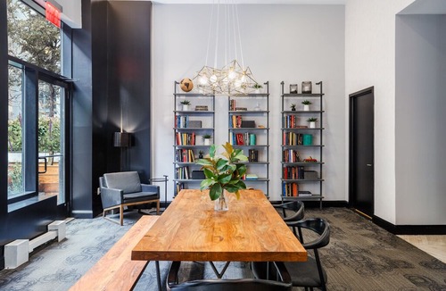 Hunters Point Apartment | Queens Newyork Entire Luxury Condominium Studio