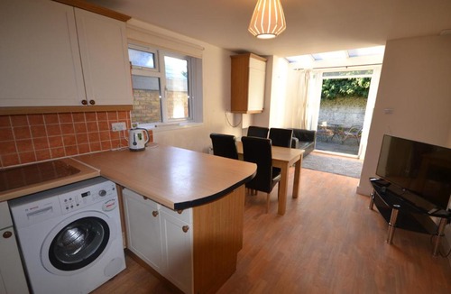 Kilburn Apartment | Queens Park Apartment