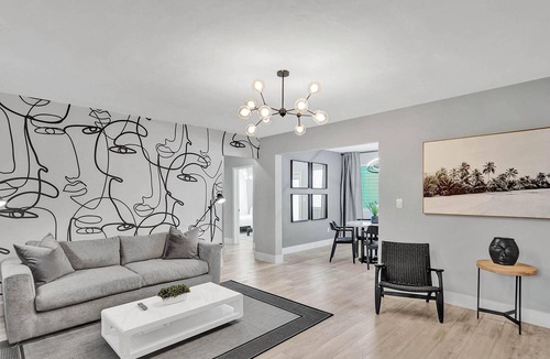West Avenue Apartment | Queens Suite 2BD/2BA Miami Beach Lincoln Casa