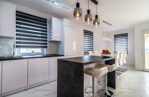 Klanfari Apartment | Queens with Seea View