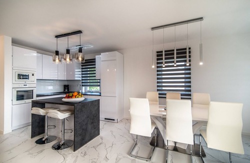 Klanfari Apartment | Queens with Seea View