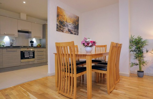 Brent Apartment | Queensbury NW9 - Modern & Spacious Ground Floor 2 Bed/2 Bath Apartment