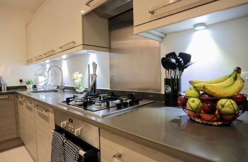 Brent Apartment | Queensbury NW9 - Modern & Spacious Ground Floor 2 Bed/2 Bath Apartment