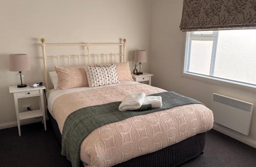 Portland House | Queensly Cottage