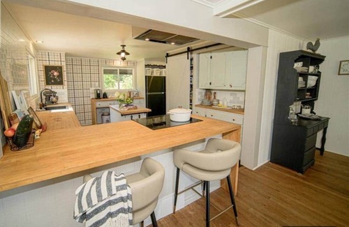Hampstead House | Queenstown Lakefront Cutie Cottage