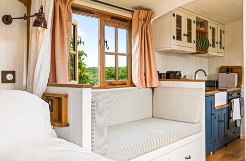 Stonor Cabin | Quercus & Redwood - Sleeps 4