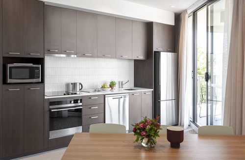 Soldiers Hill Apartment | Quest Ballarat Station