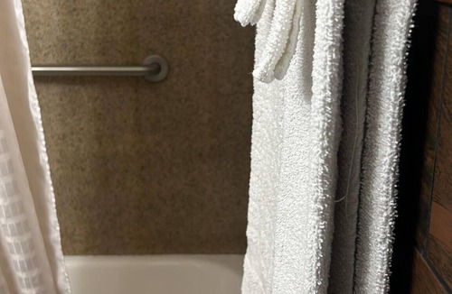 Weatherford Hotel | Quest Inn