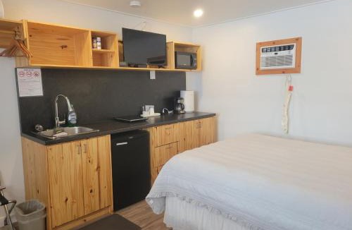 Whitewood Hotel | Quest Motel